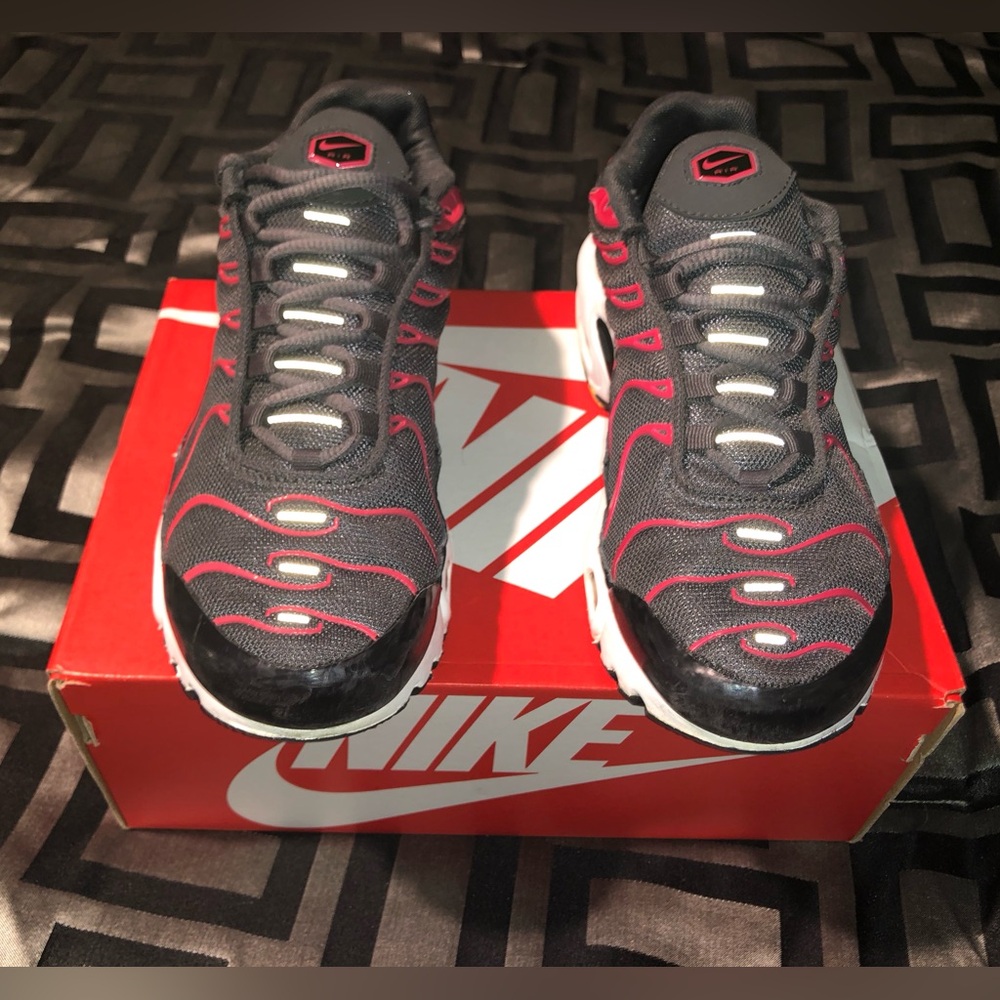 Boy Nike Air Max Plus GS Ash Black/Red